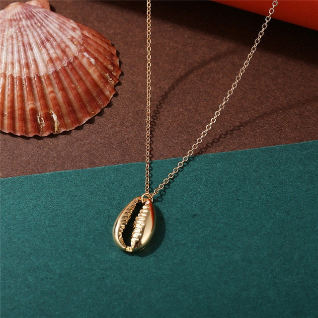 Bohemian Cowrie Conch Shell Pendant Necklace for Women